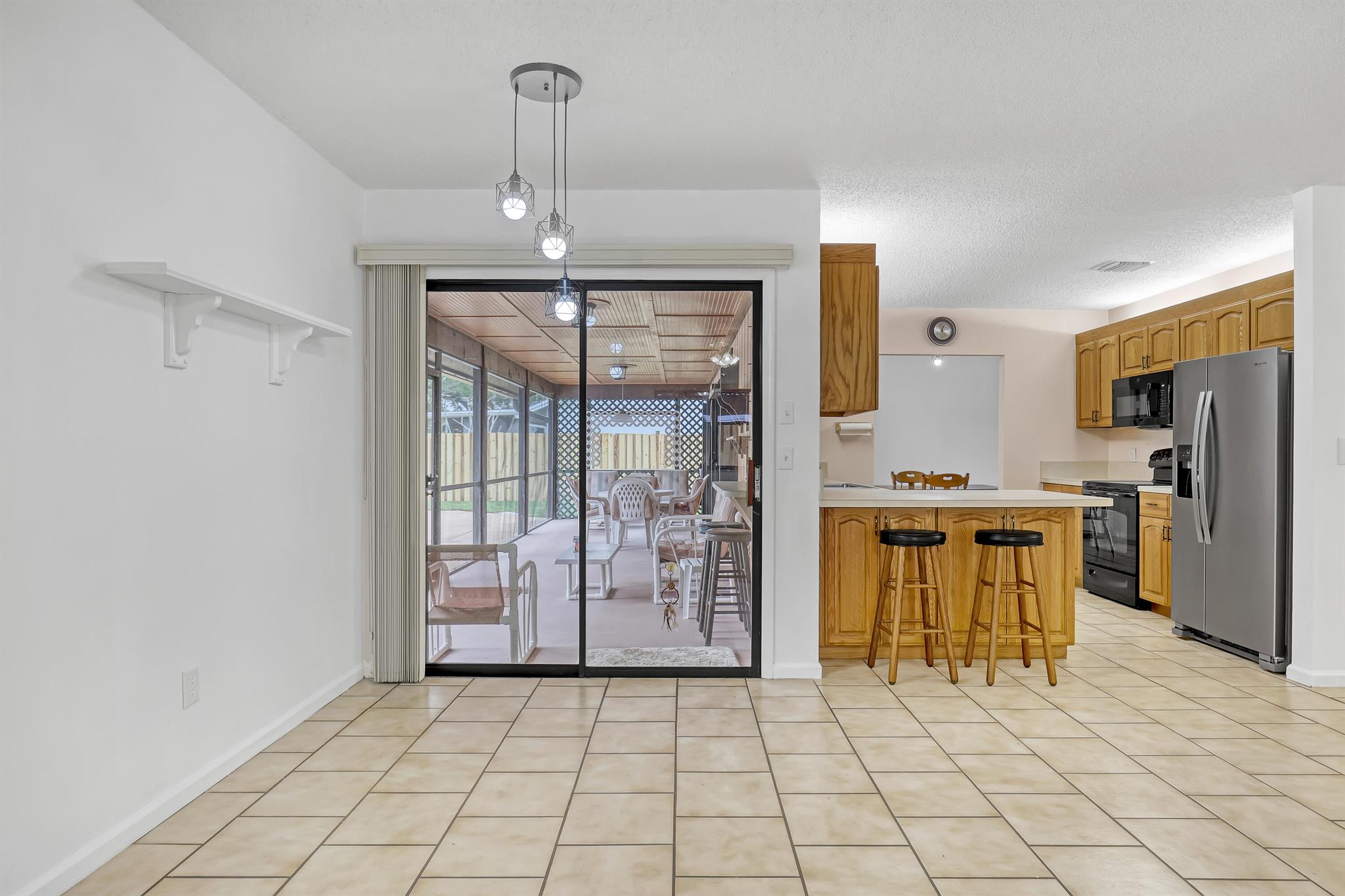 359 La Mancha Avenue