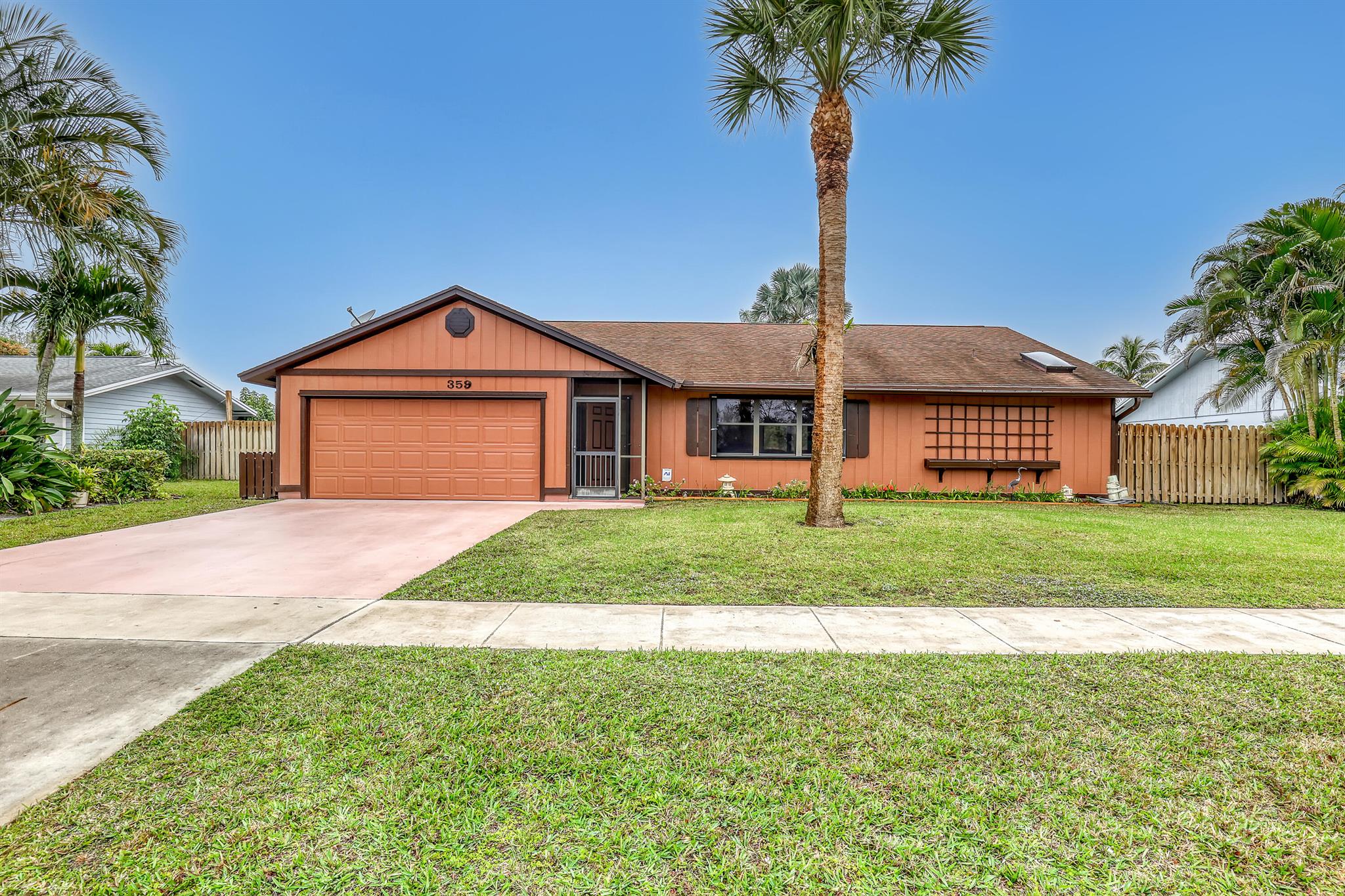 359 La Mancha Avenue