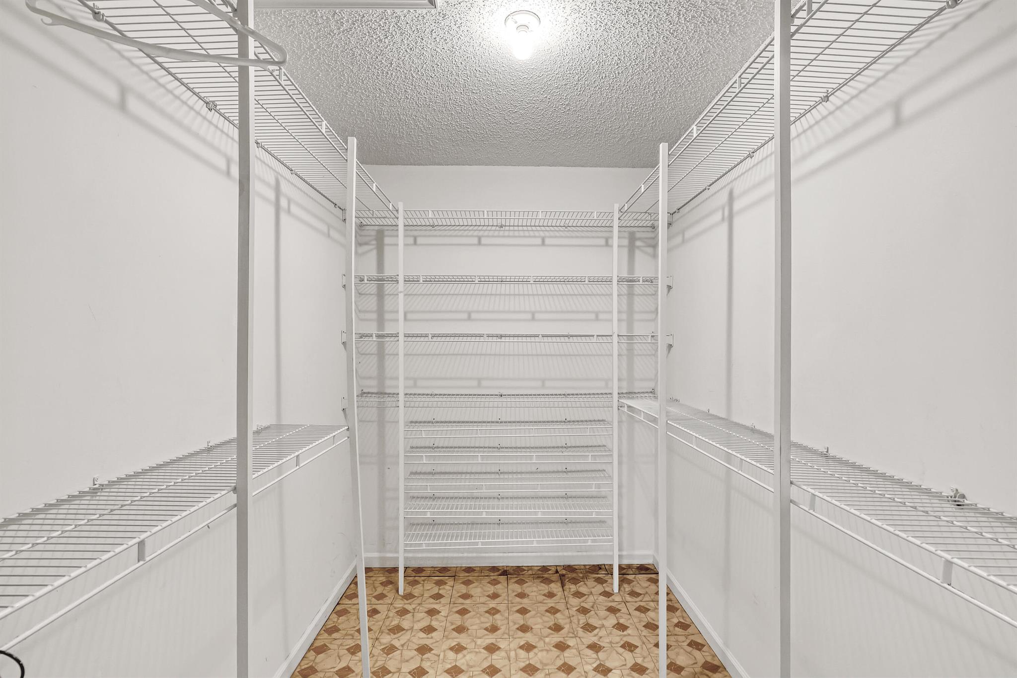 359 La Mancha Avenue