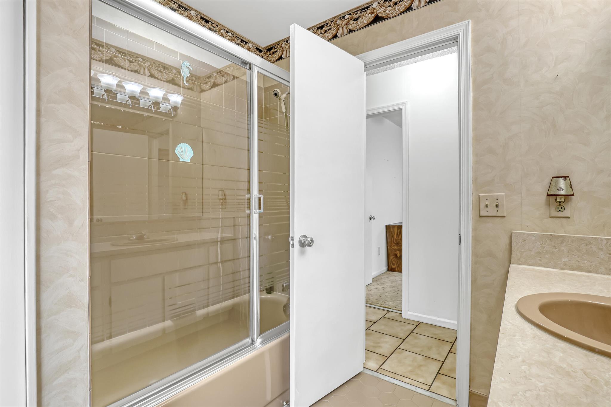 359 La Mancha Avenue