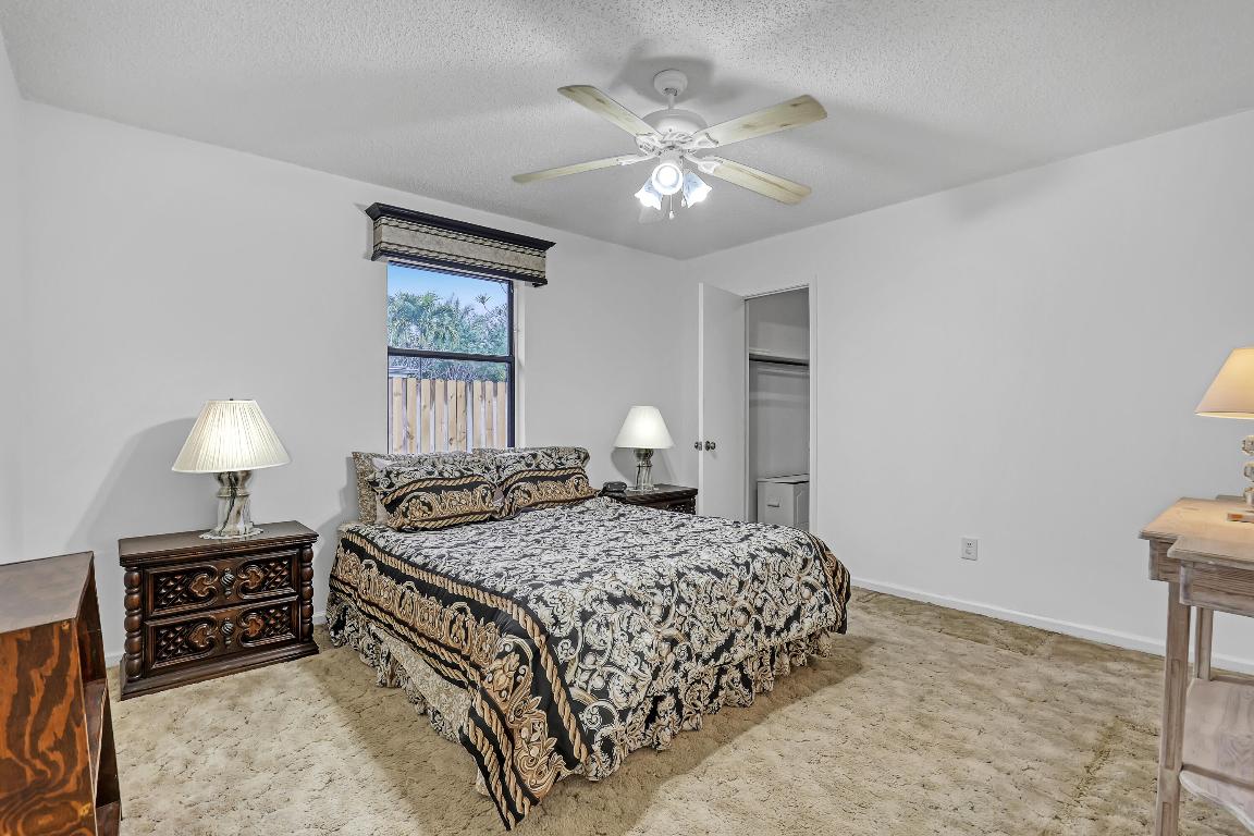 359 La Mancha Avenue