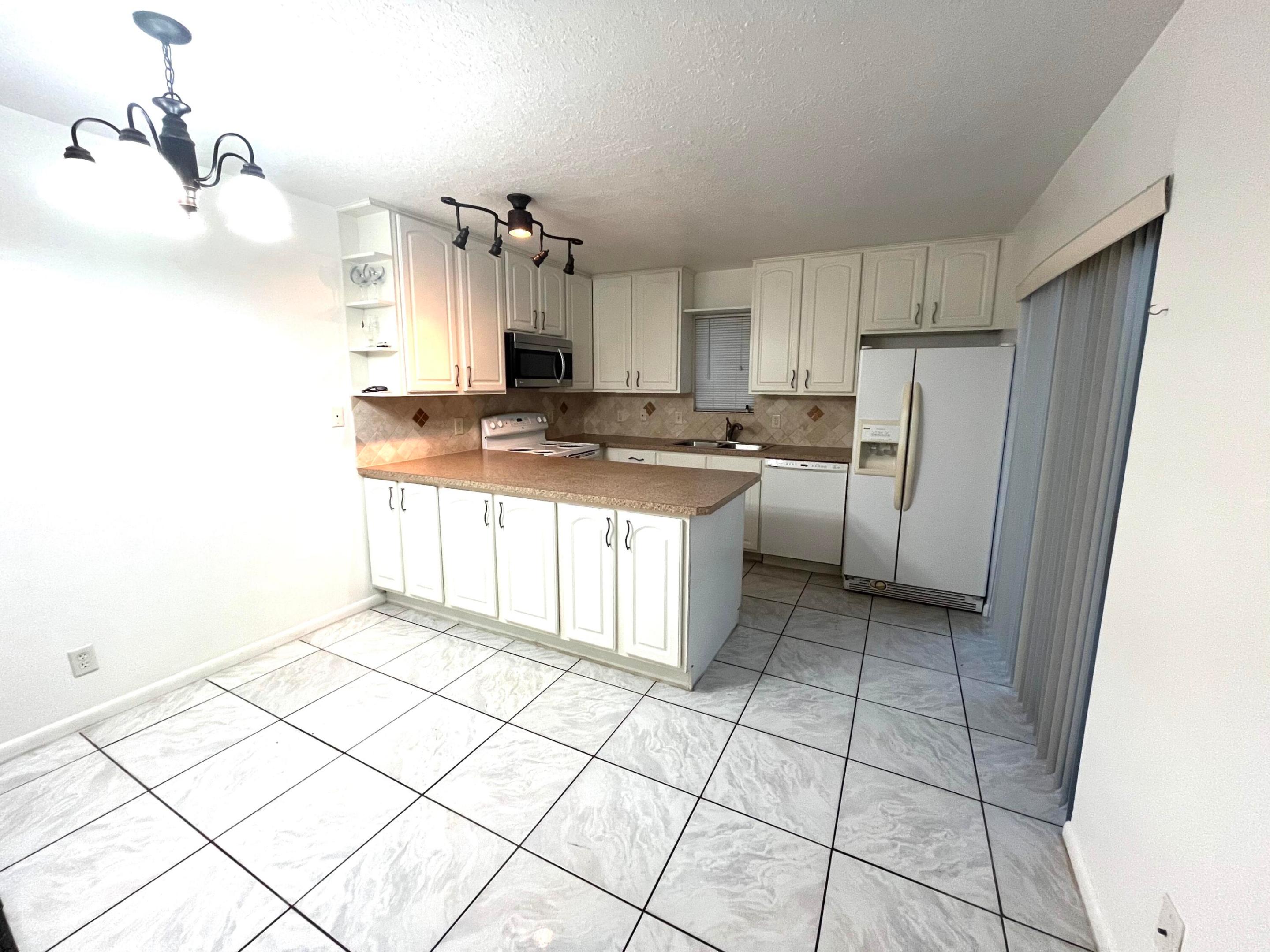 5502 Waterview Circle