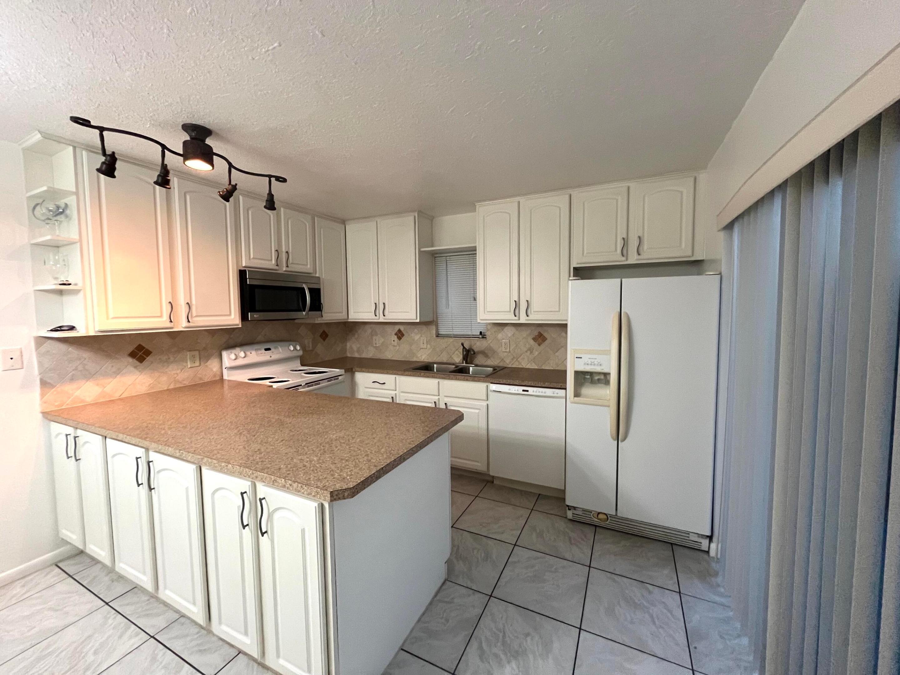 5502 Waterview Circle