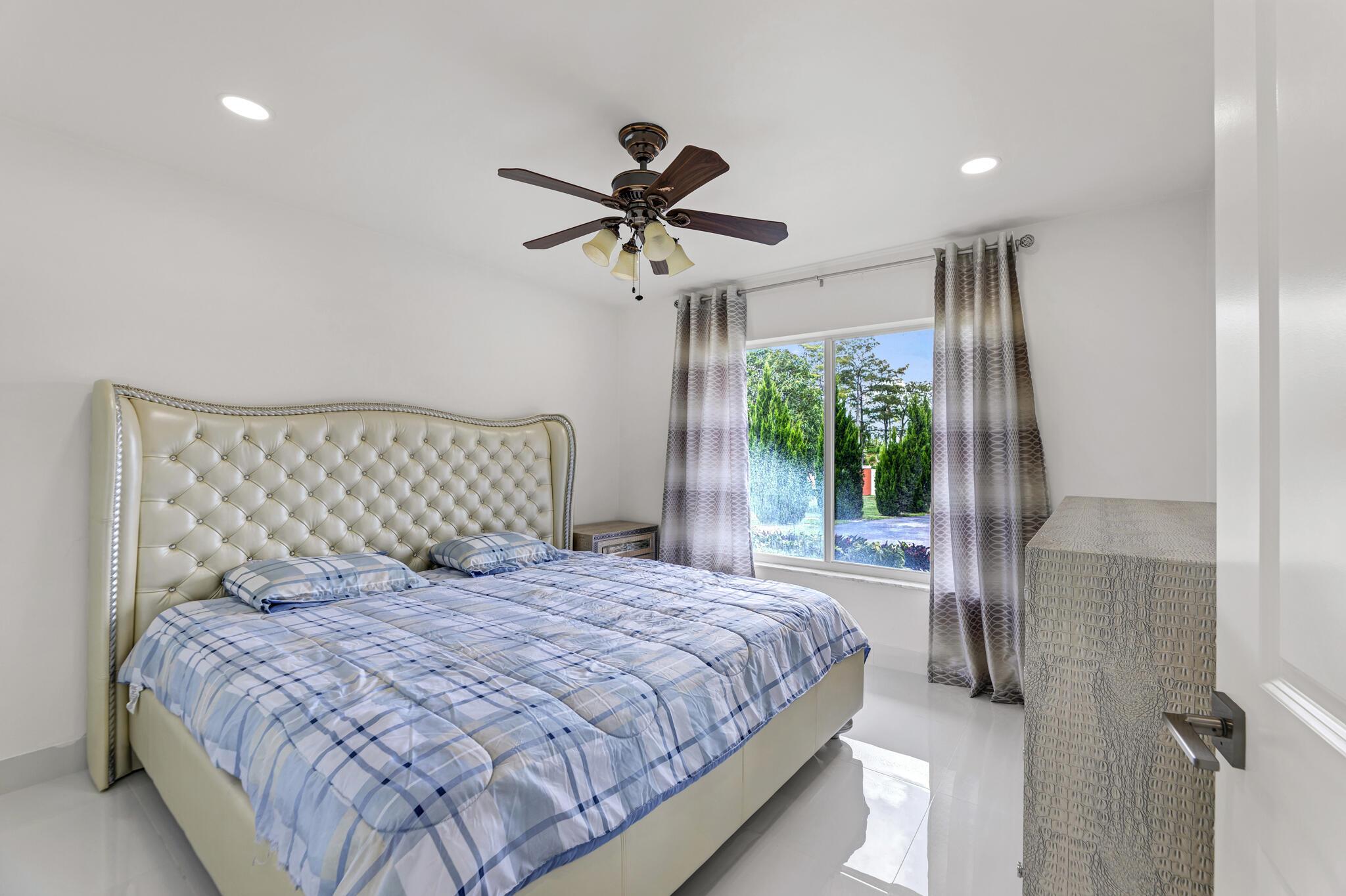 7600 NW 82nd Terrace