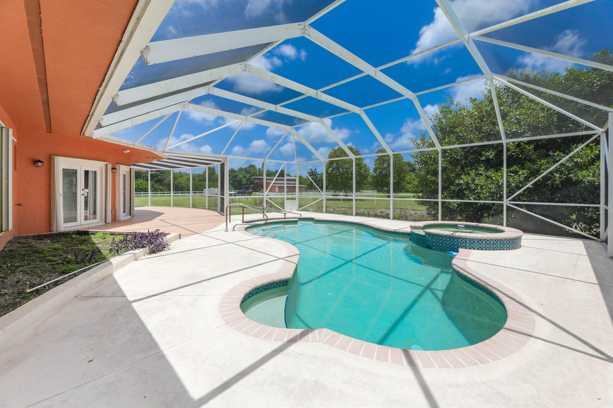 7600 NW 82nd Terrace