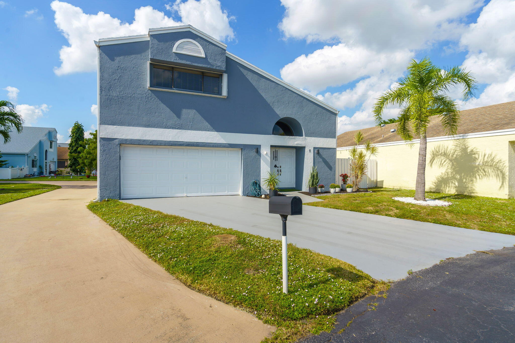 5 Compton Way