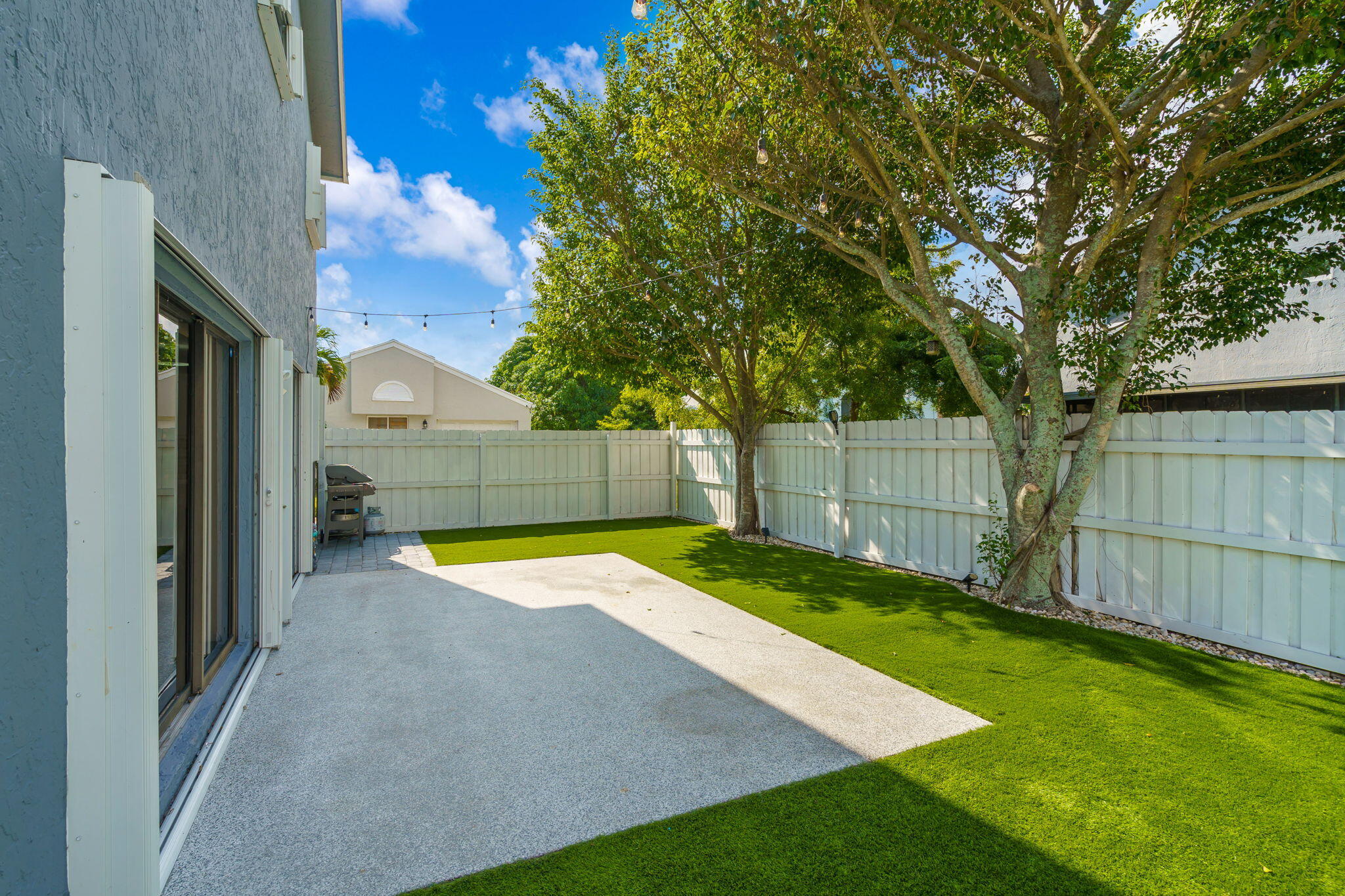 5 Compton Way