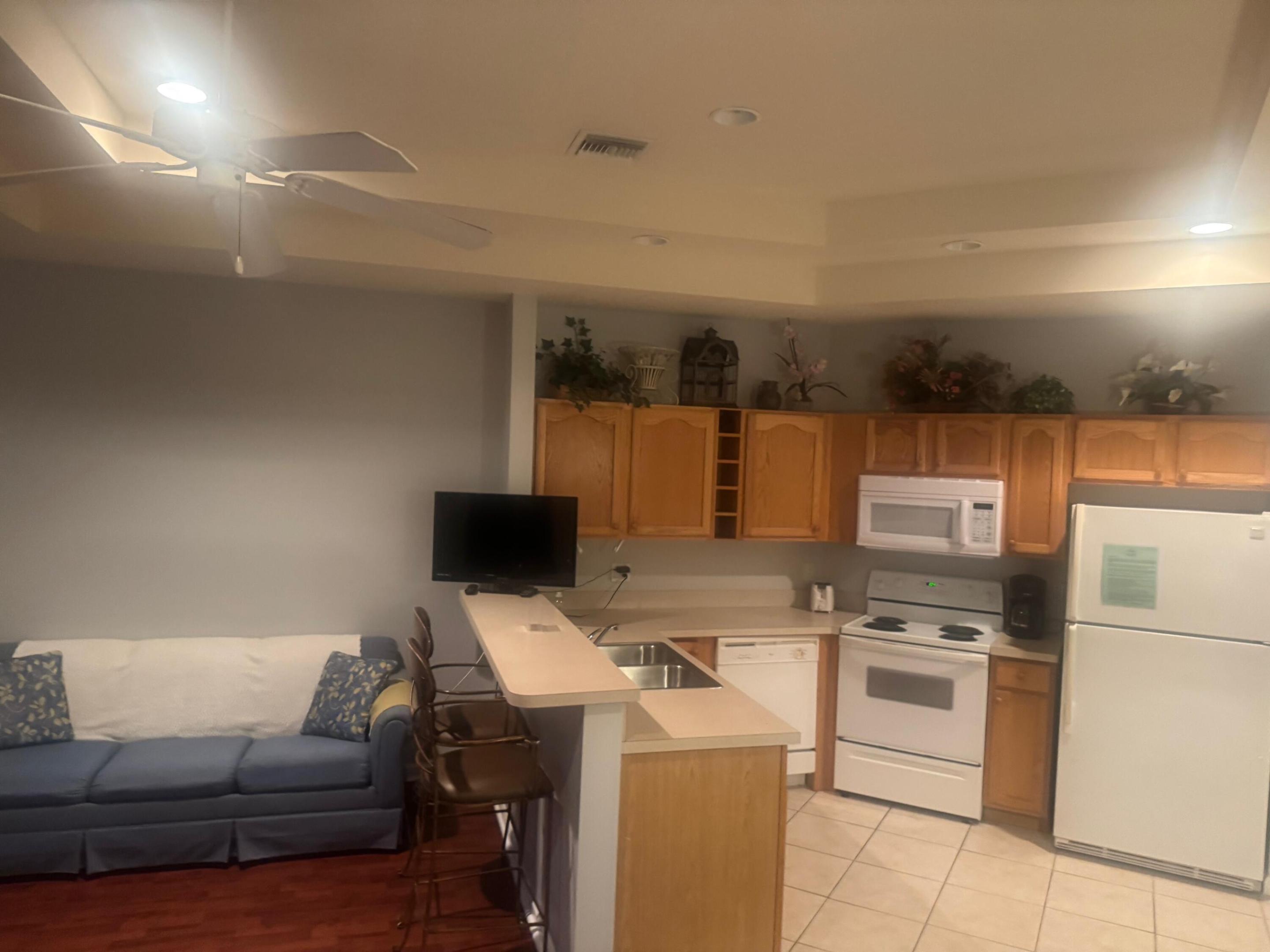 8374 Mulligan Circle 1823, Port St. Lucie Unit: 1823
