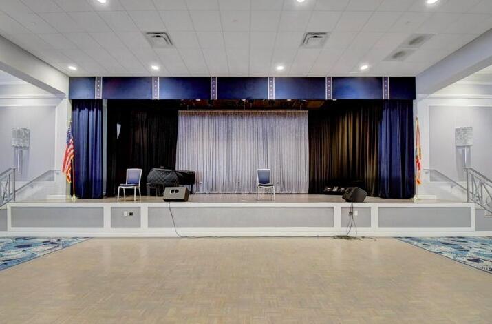 5390 Venetia Court E