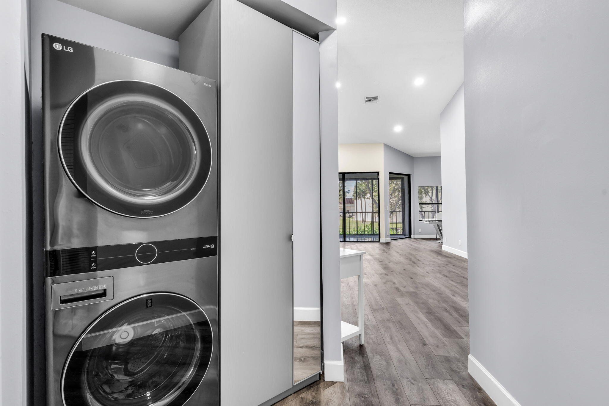 5390 Venetia Court E