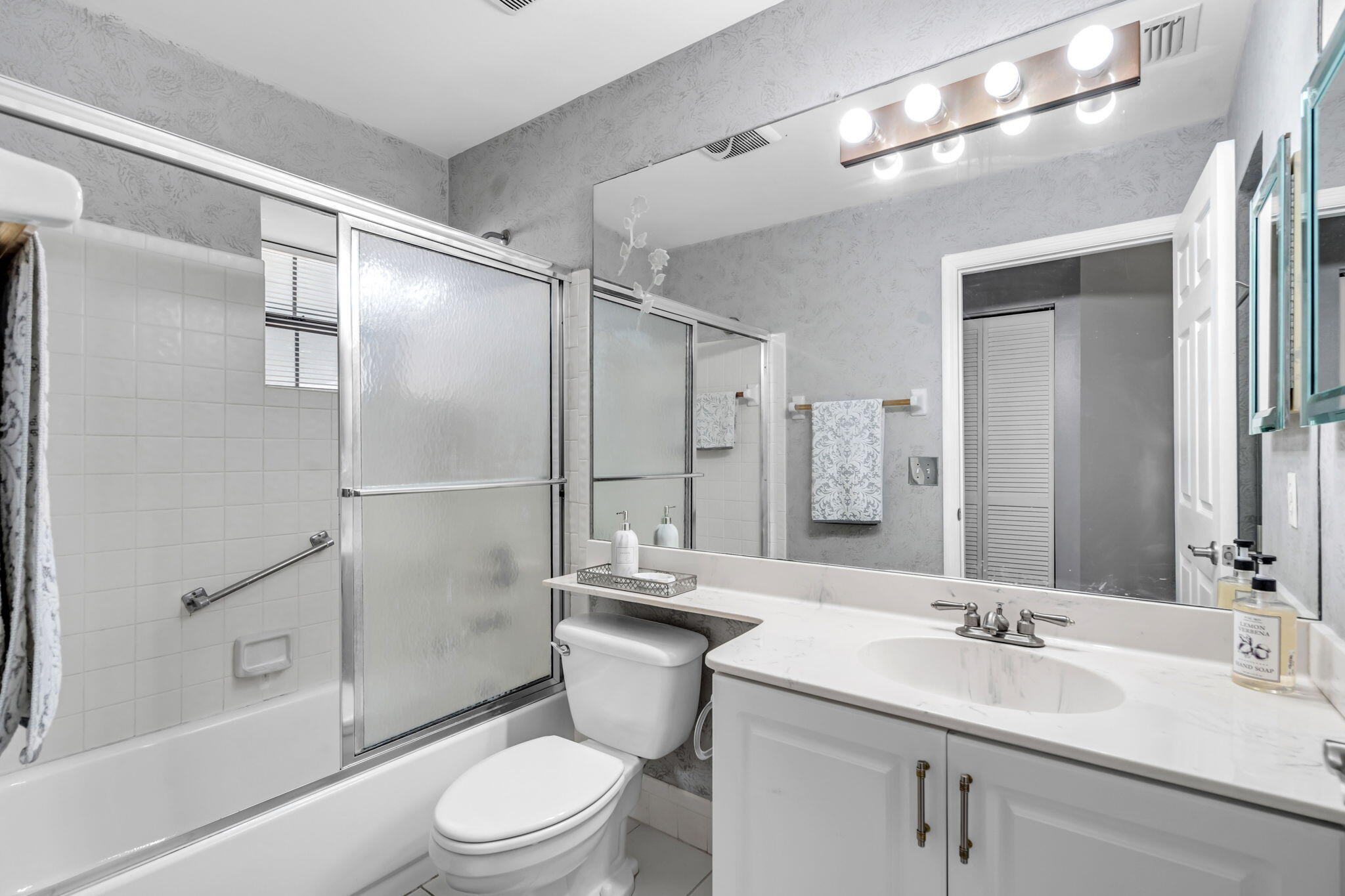 5390 Venetia Court E