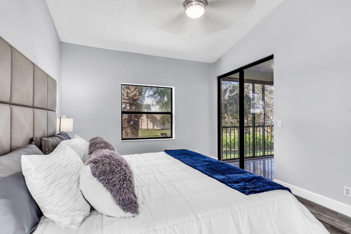 5390 Venetia Court E