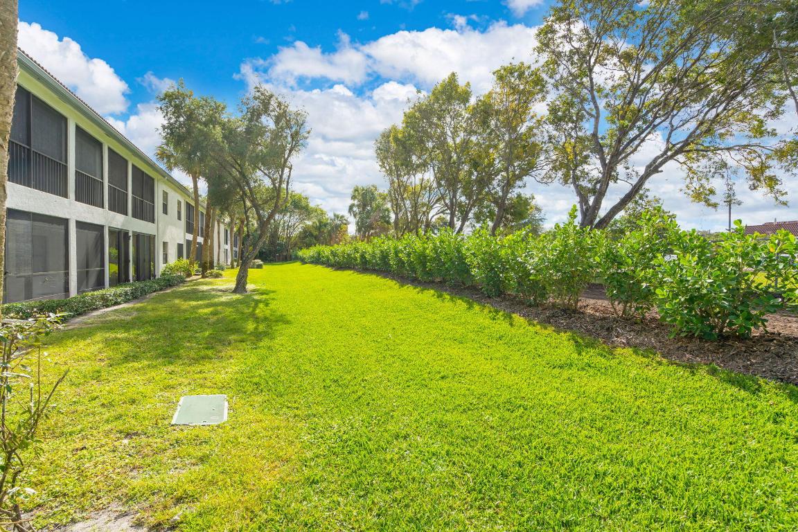 5390 Venetia Court E