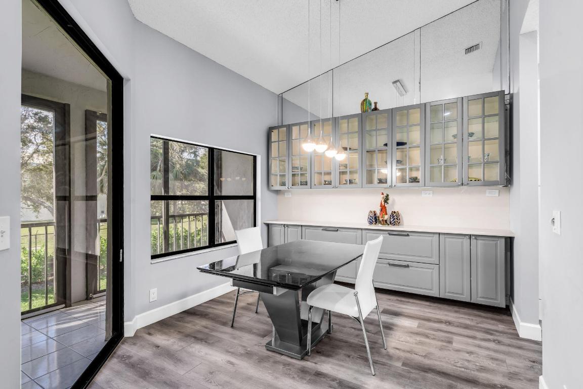 5390 Venetia Court E