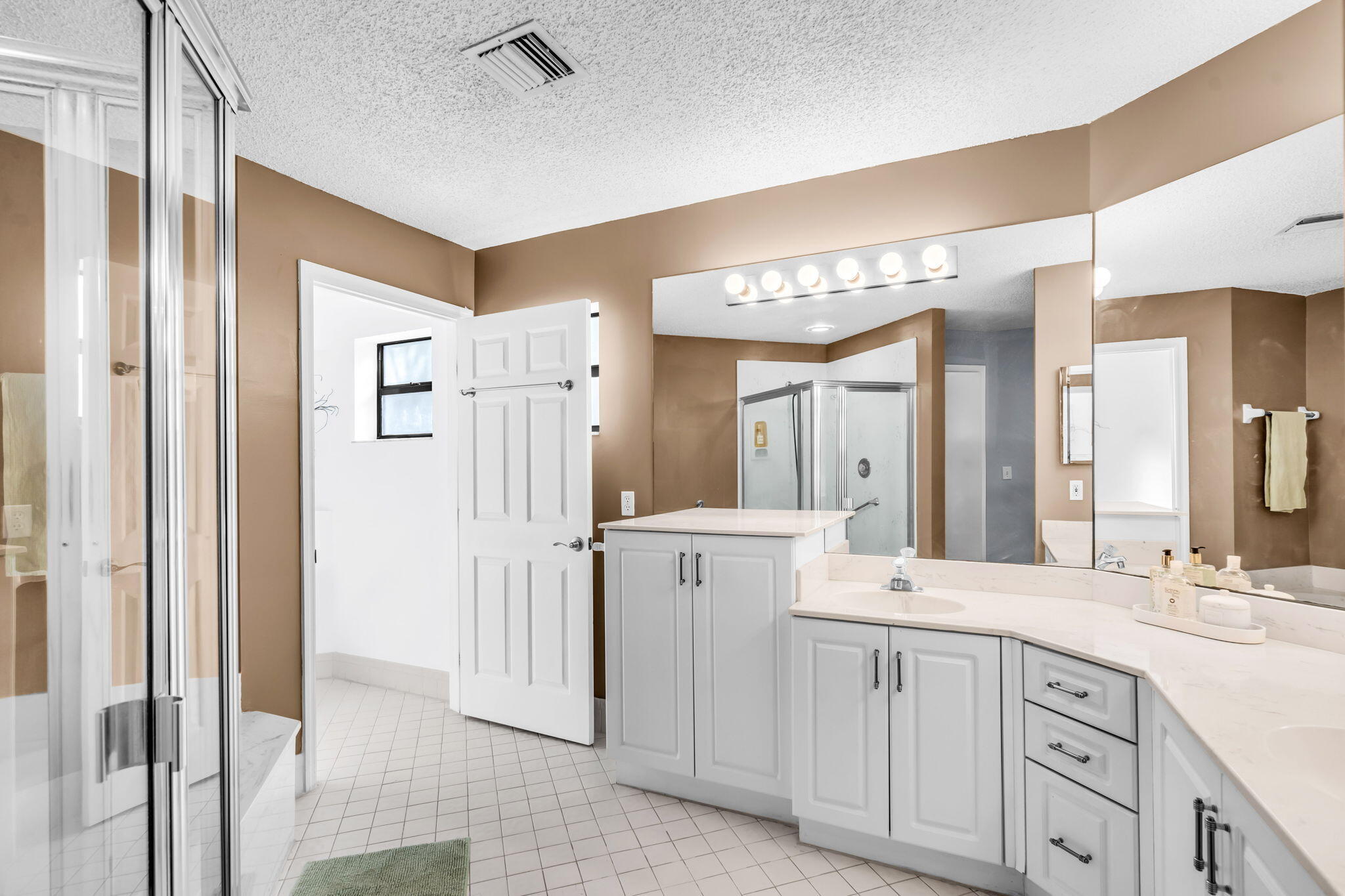 5390 Venetia Court E