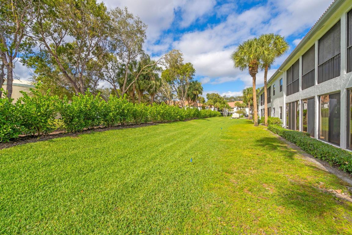 5390 Venetia Court E