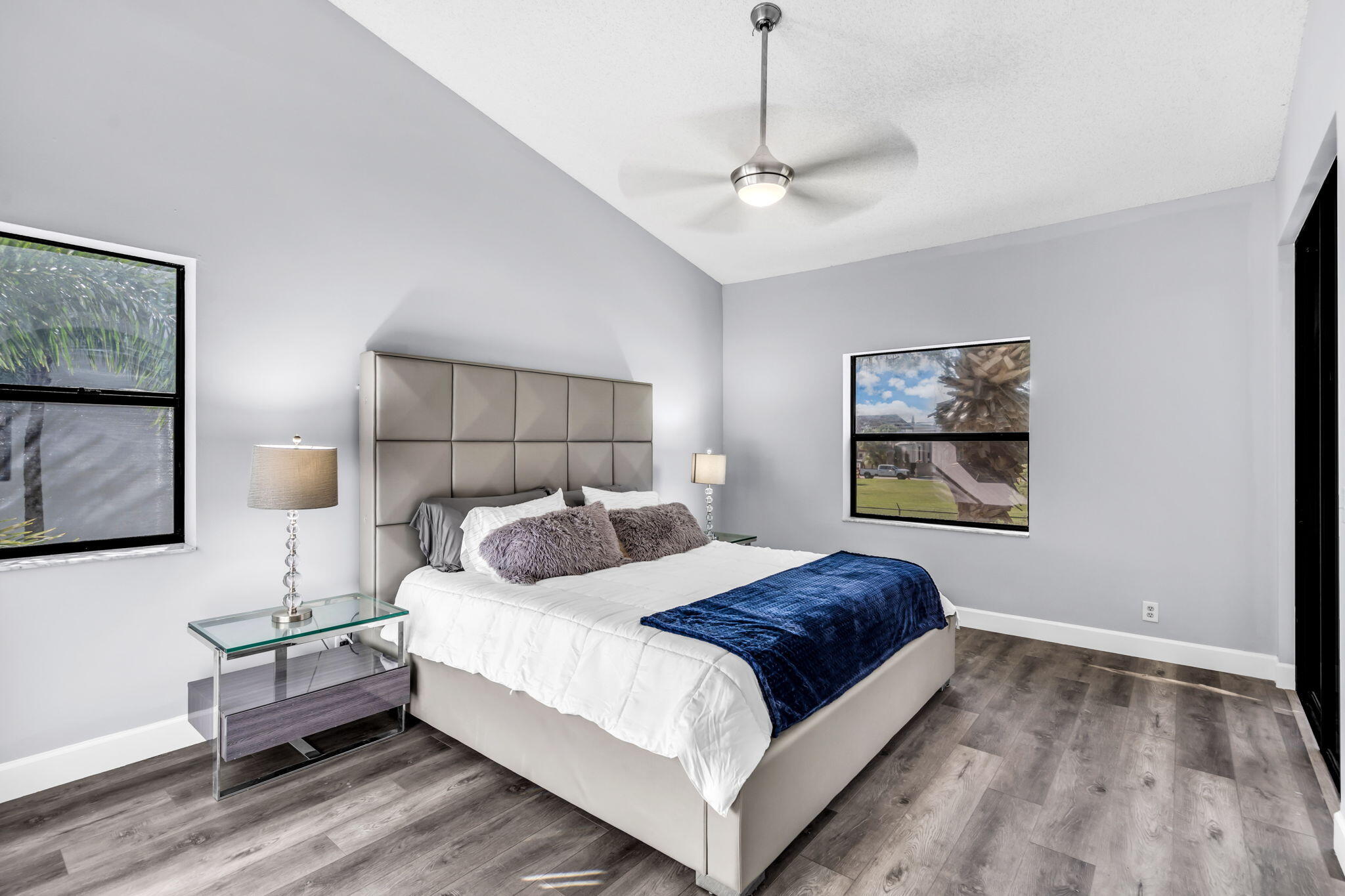 5390 Venetia Court E