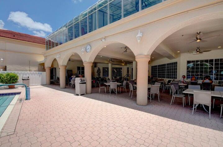 5390 Venetia Court E