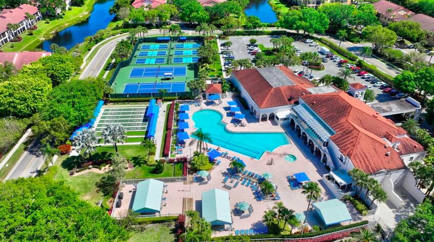 5390 Venetia Court E