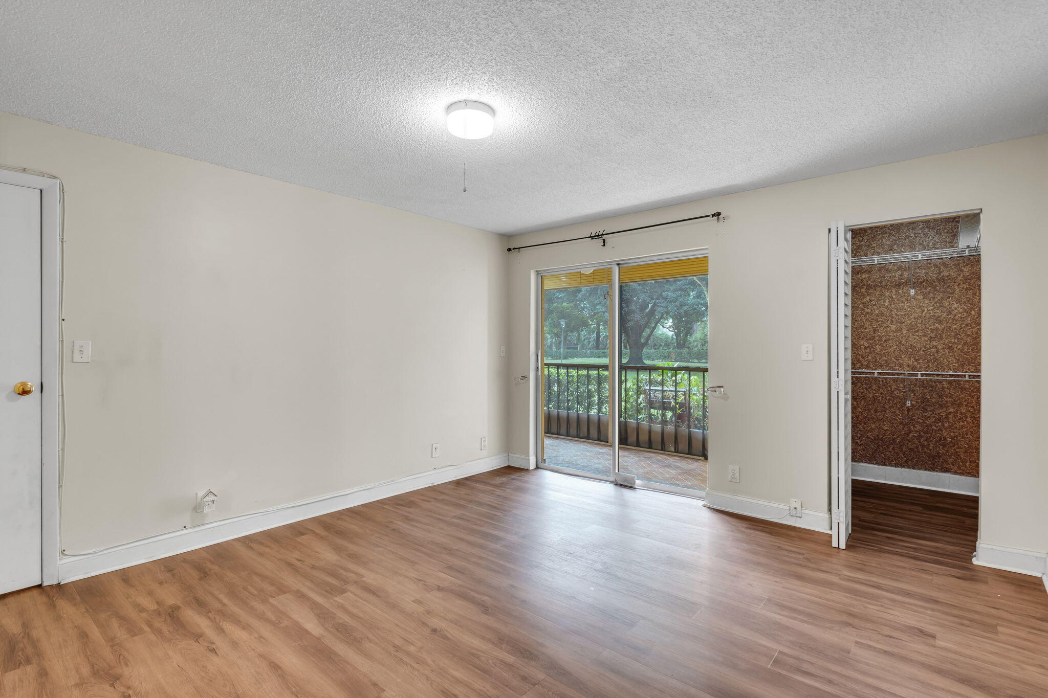5900 NW 44th Street 106
