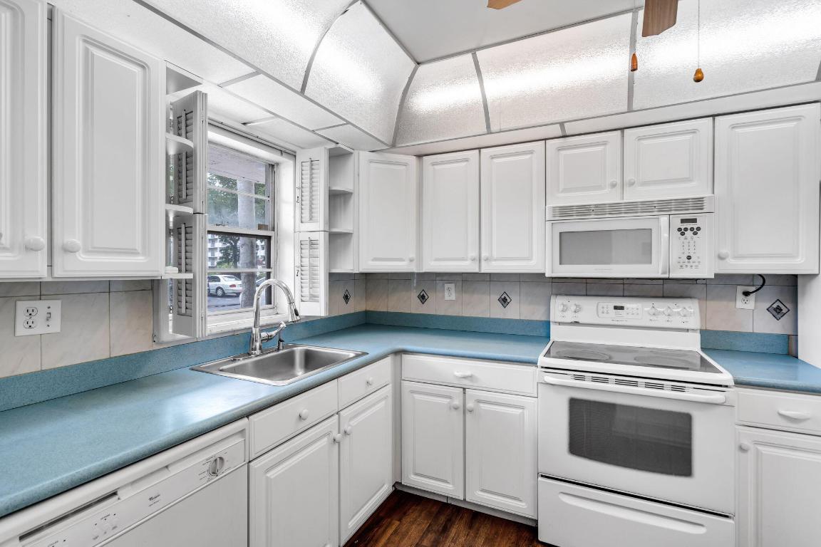 5900 NW 44th Street 106