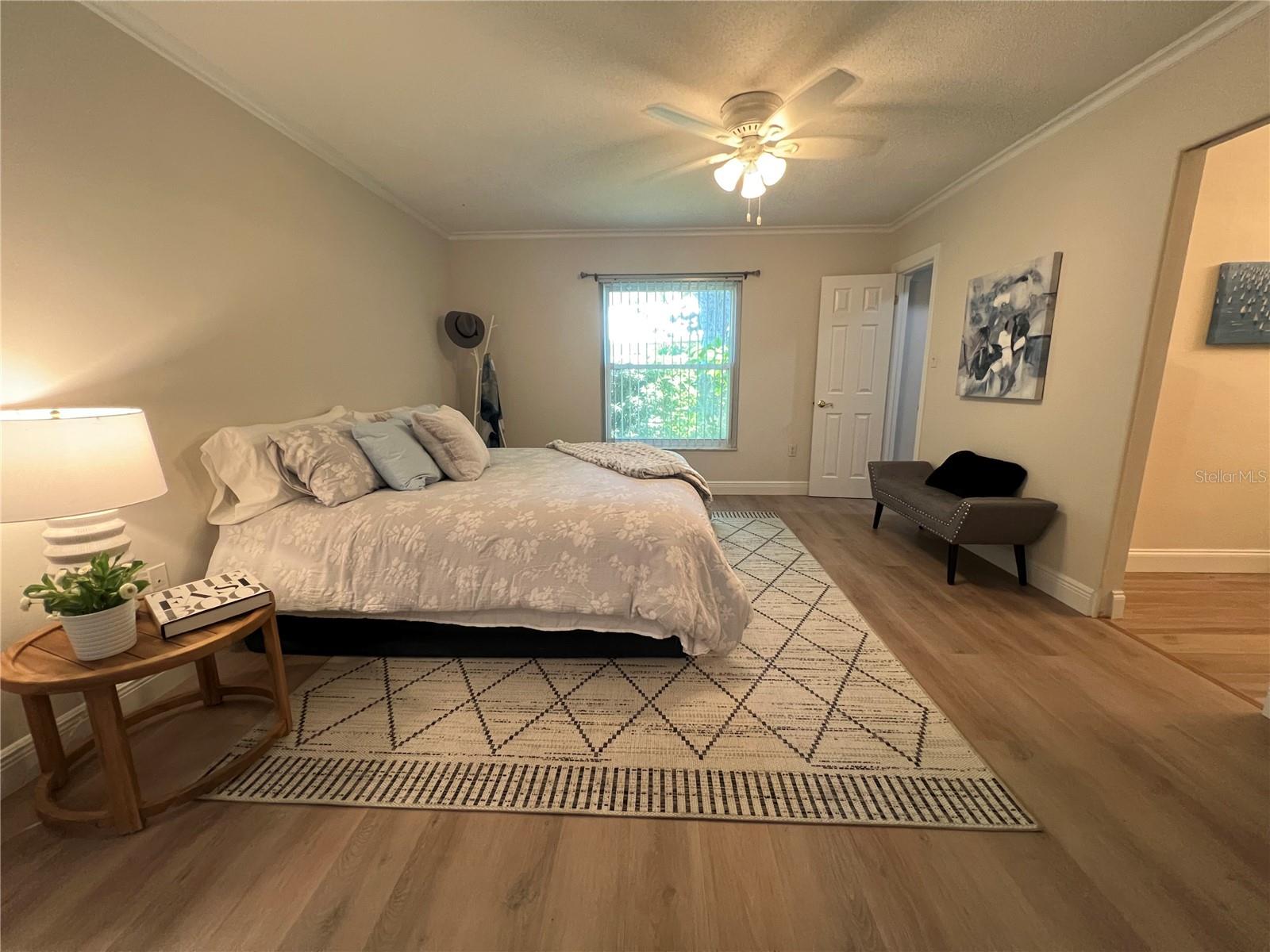 7213 LAS CASAS DR