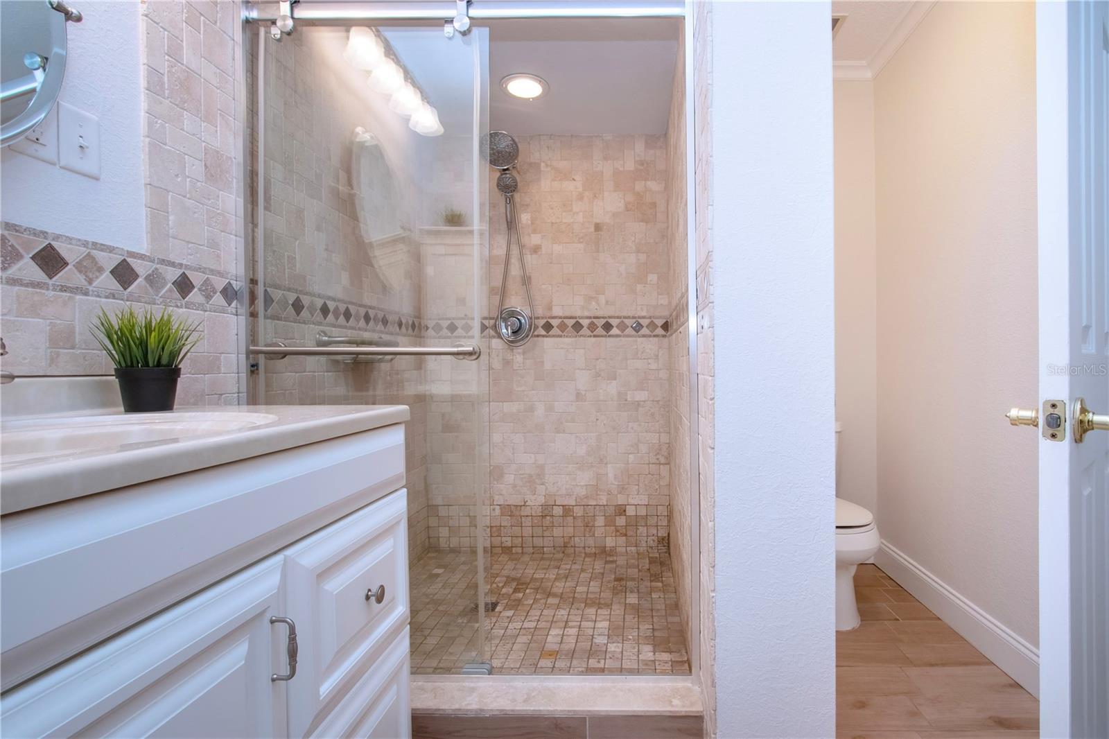 7213 LAS CASAS DR
