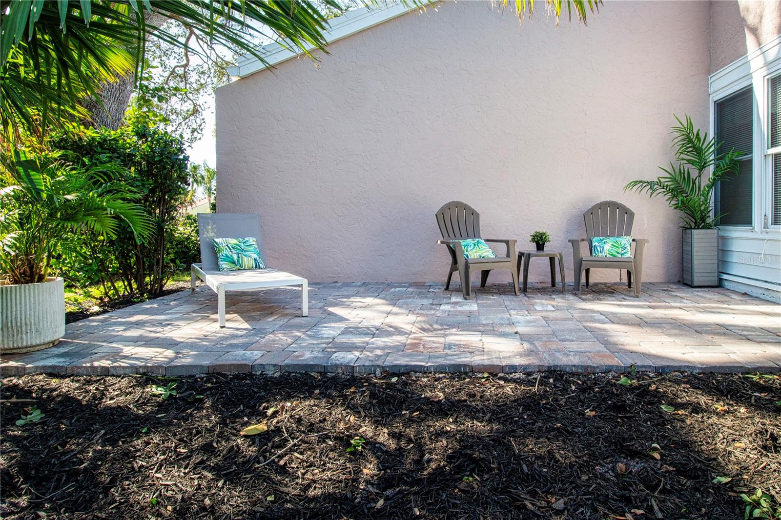 7213 LAS CASAS DR