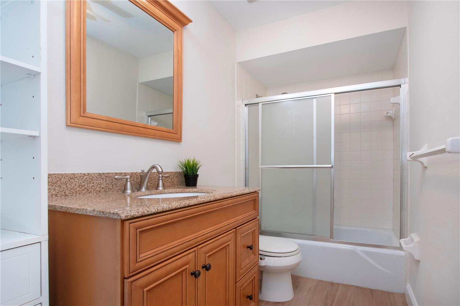 7213 LAS CASAS DR