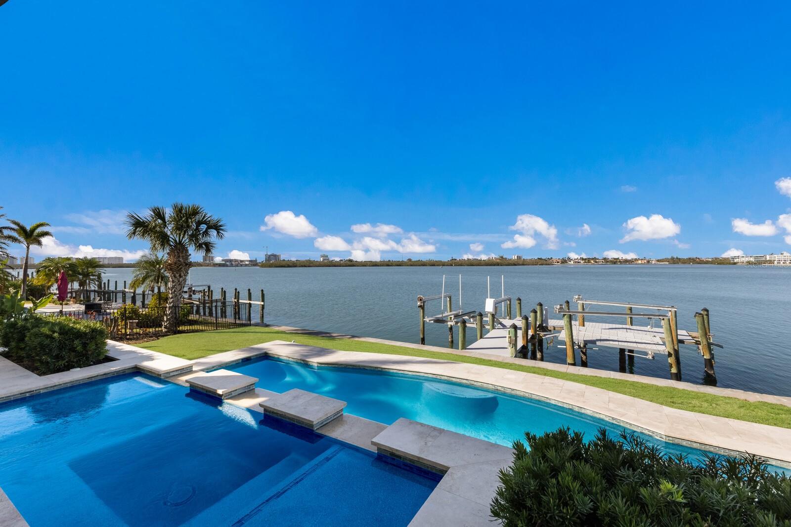 348 W ROYAL FLAMINGO DR