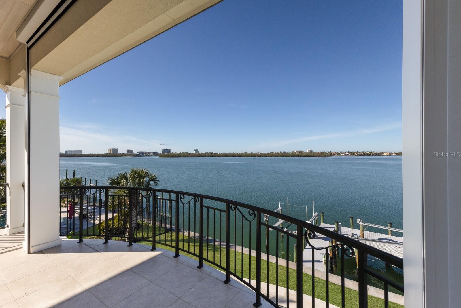348 W ROYAL FLAMINGO DR