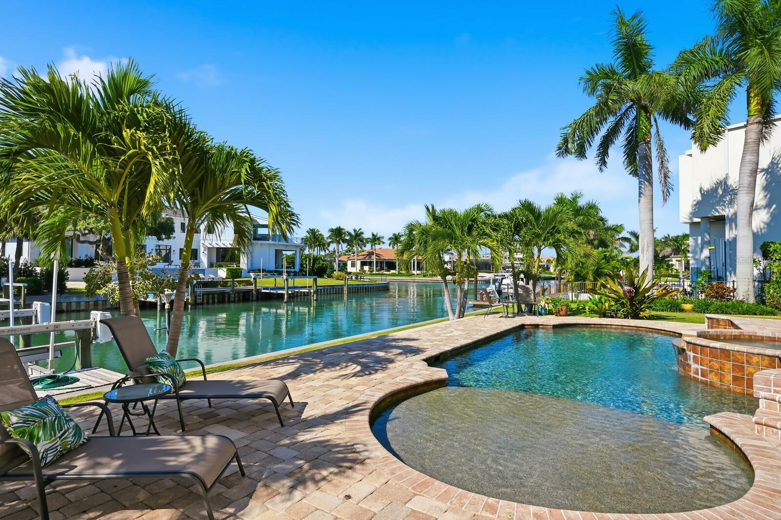 604 MOURNING DOVE DR