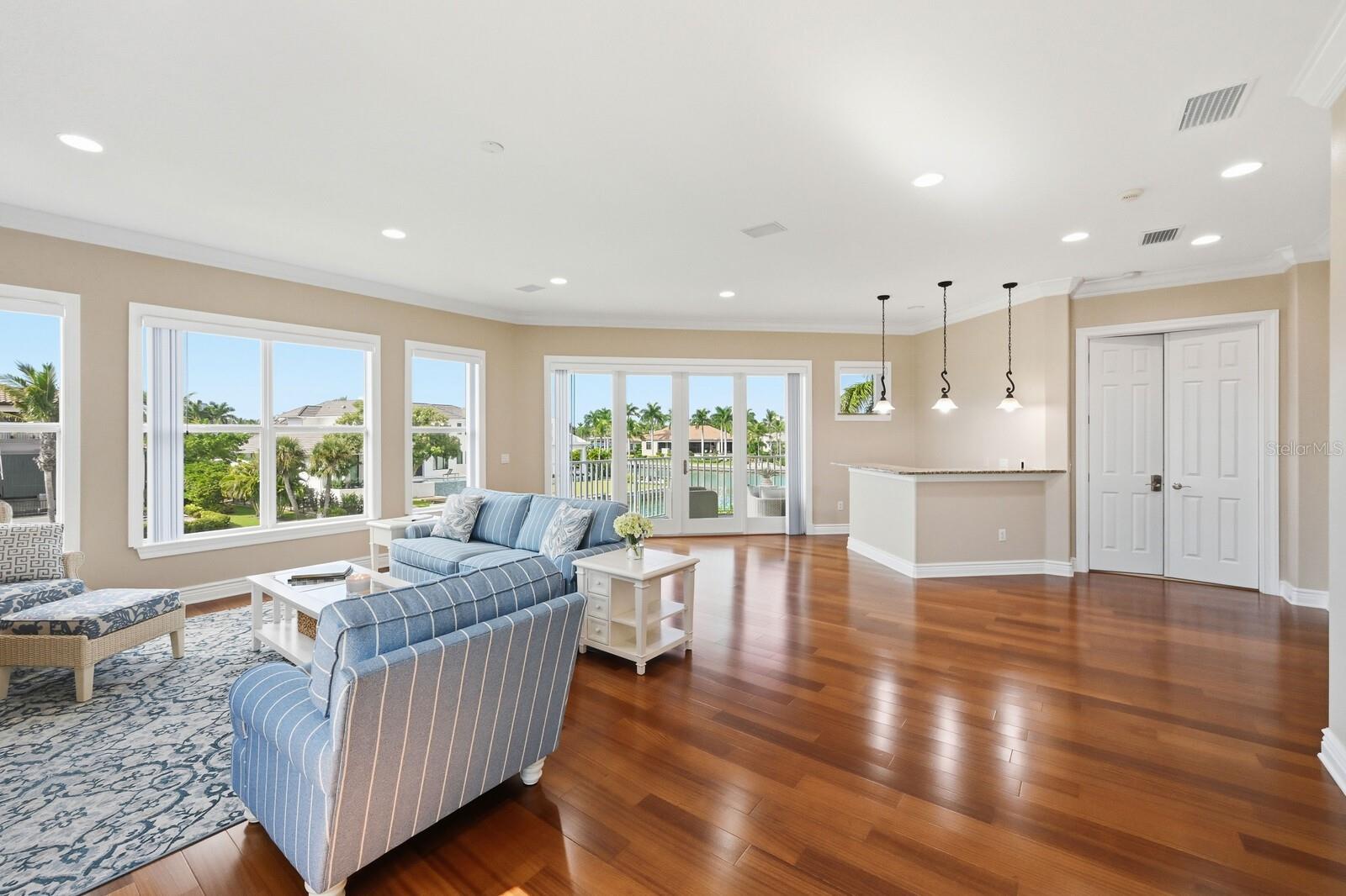 604 MOURNING DOVE DR