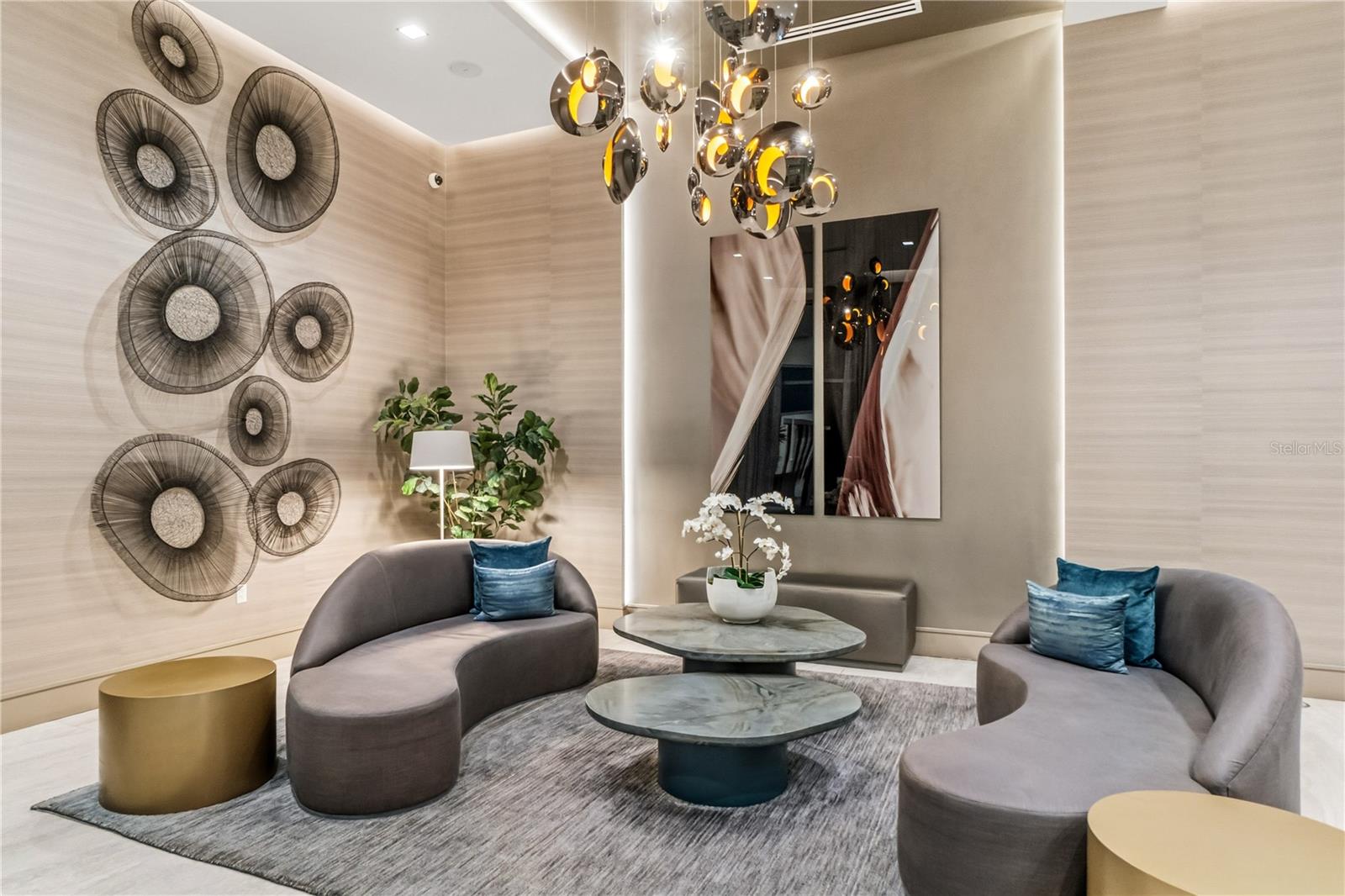 111 S PINEAPPLE AVE #905