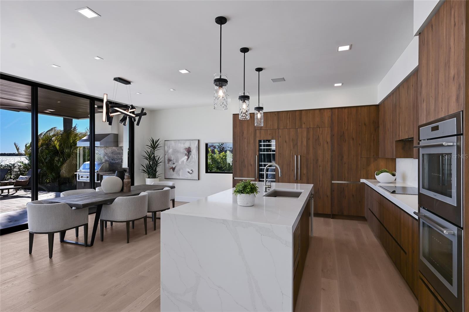 635 MOURNING DOVE DR