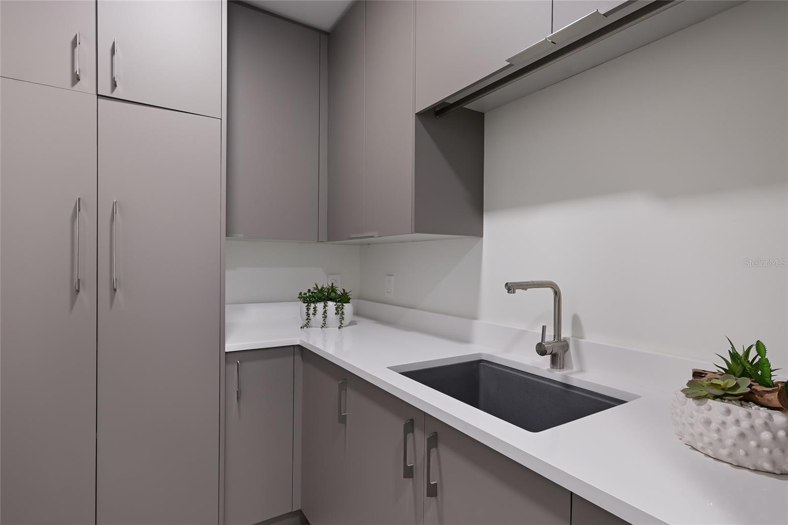 635 MOURNING DOVE DR