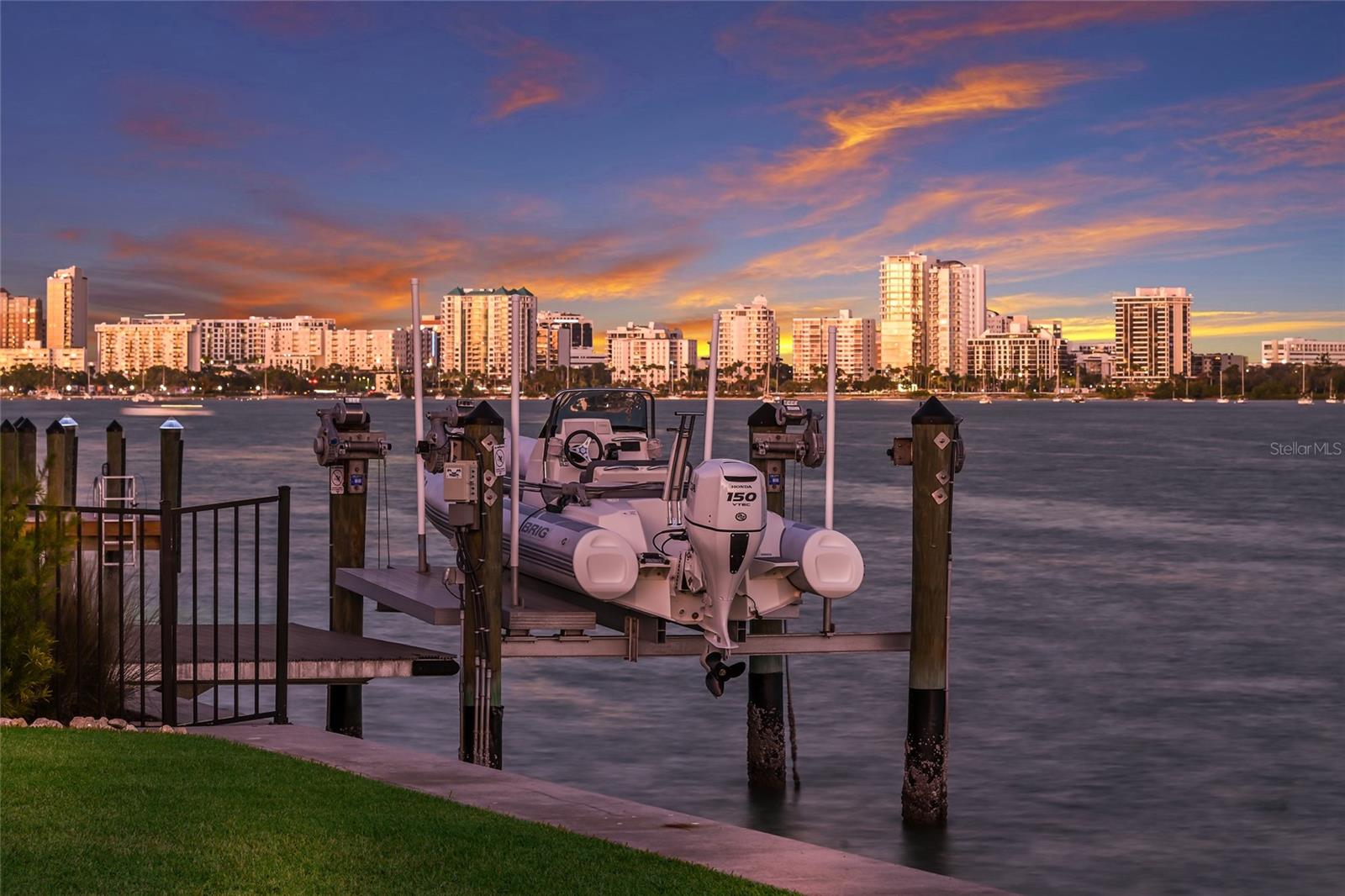 635 MOURNING DOVE DR