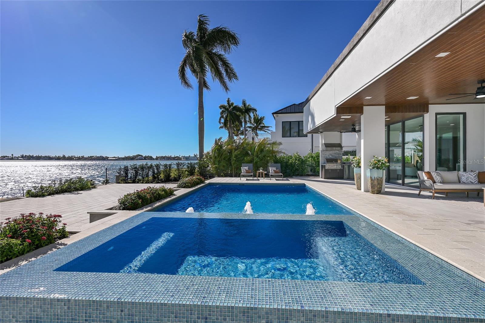 635 MOURNING DOVE DR