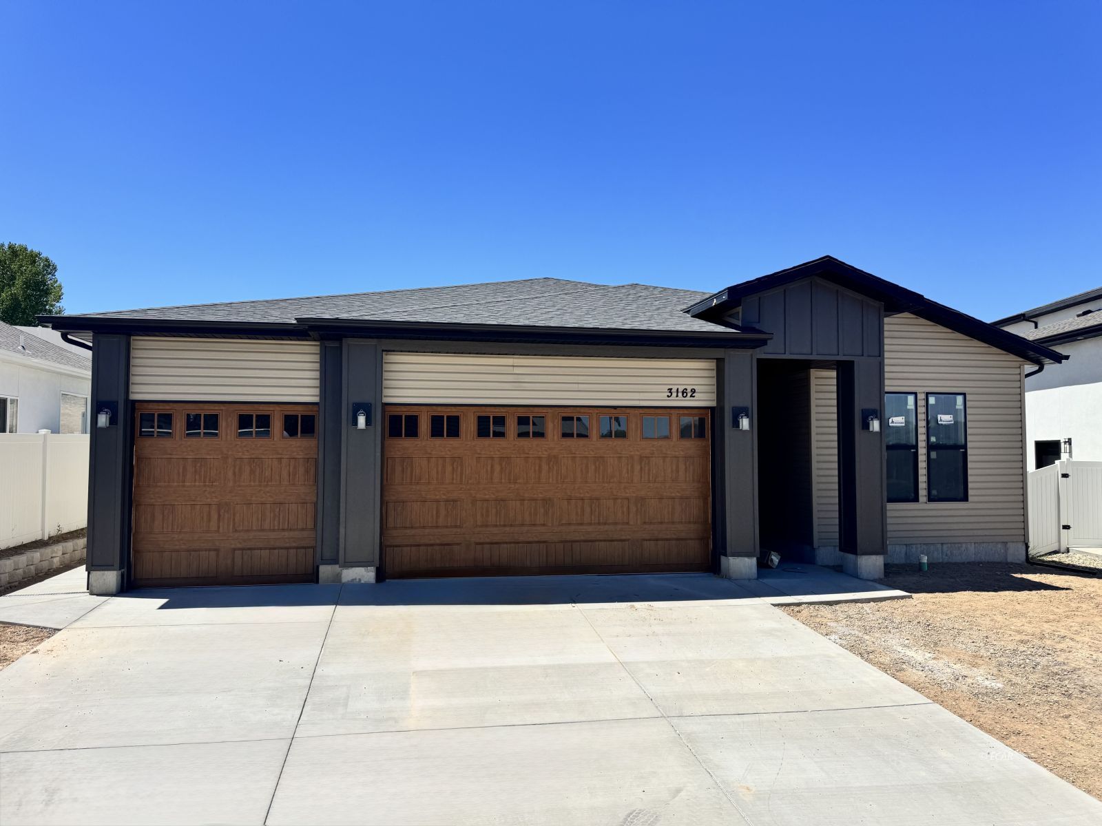 3162 Newcastle Circle