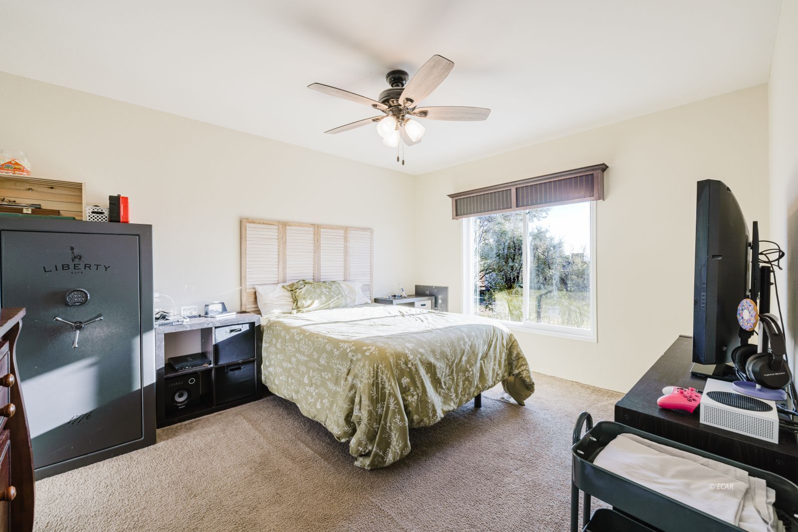 571 Holiday Drive