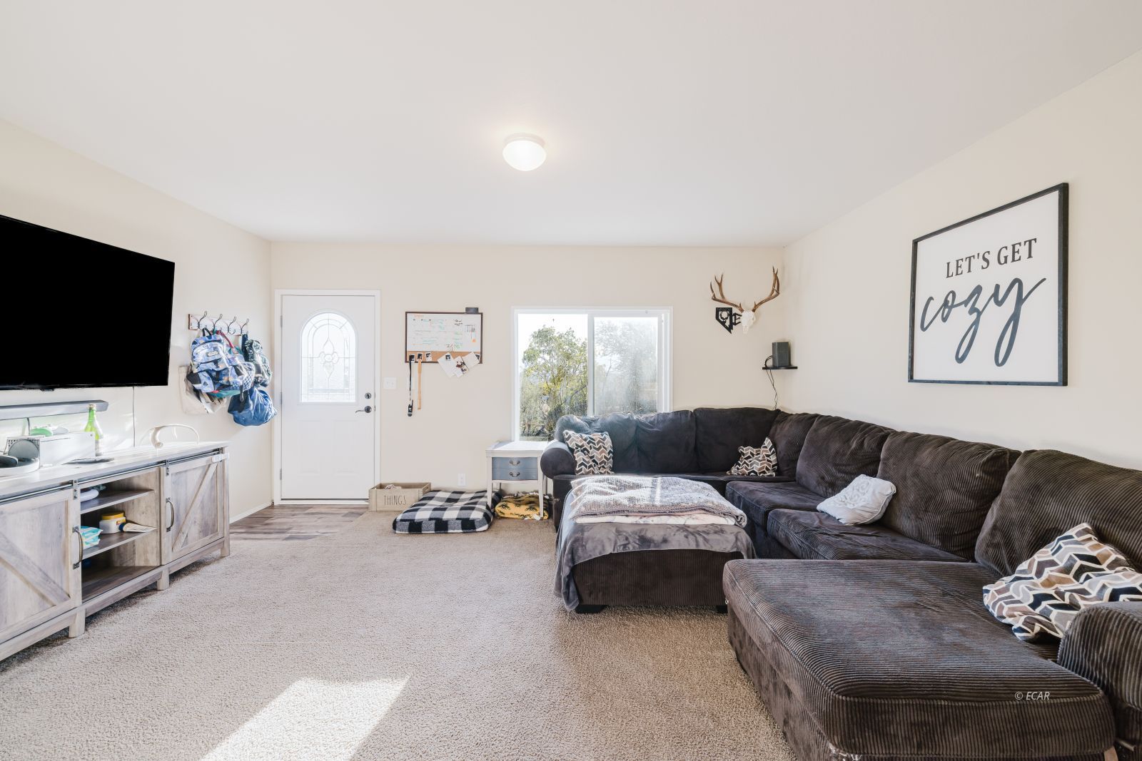 571 Holiday Drive