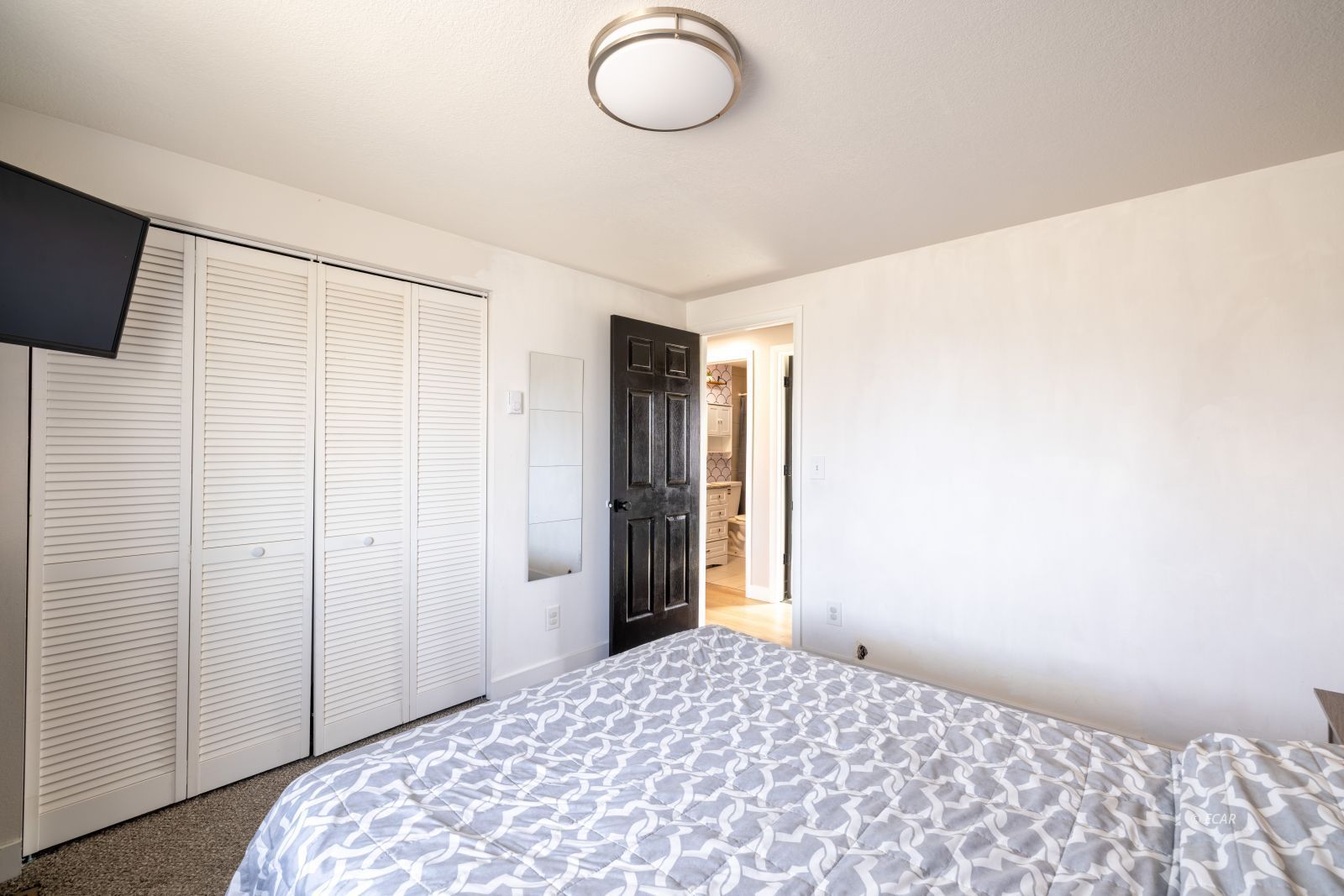 384 VALLEY BEND Drive