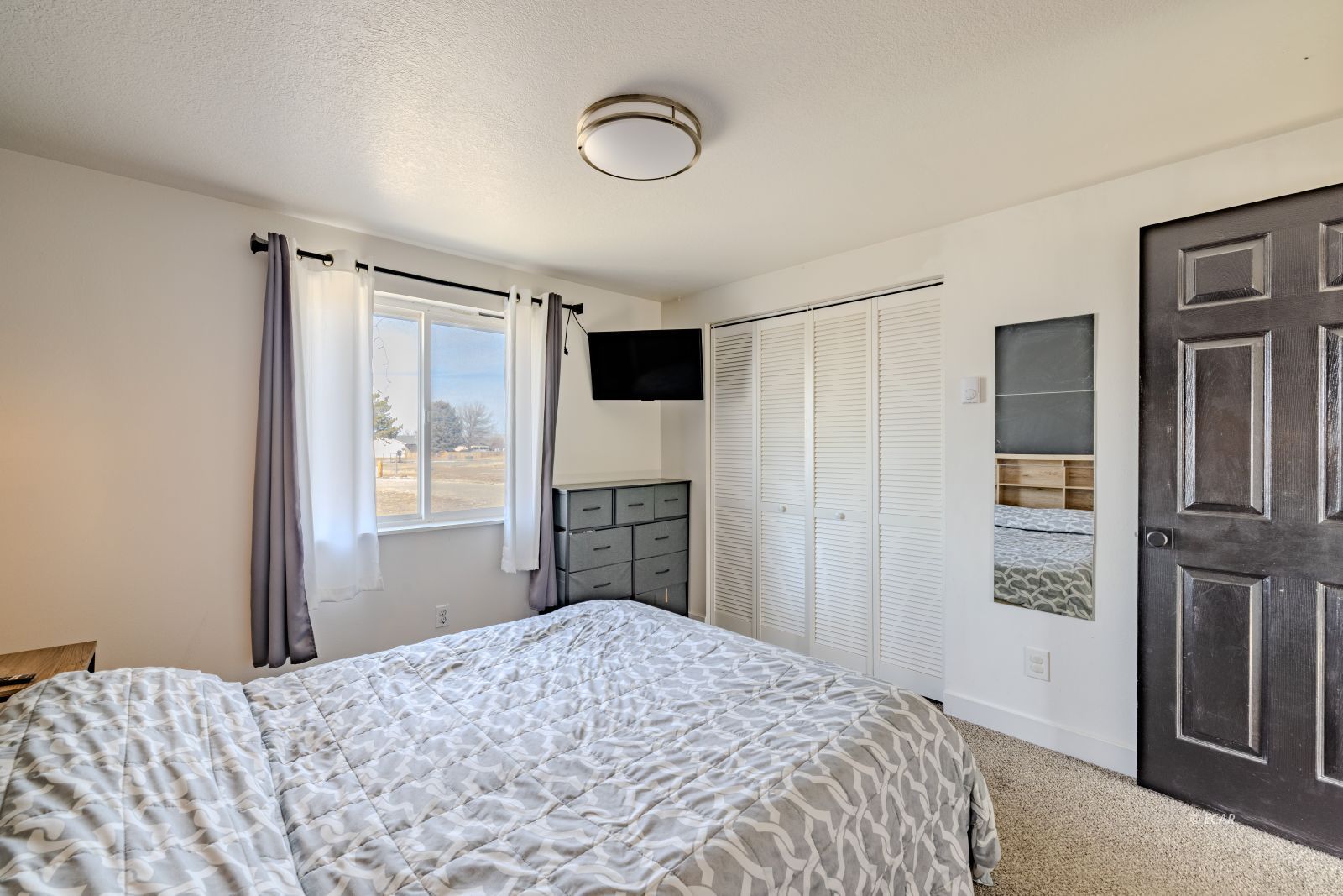 384 VALLEY BEND Drive