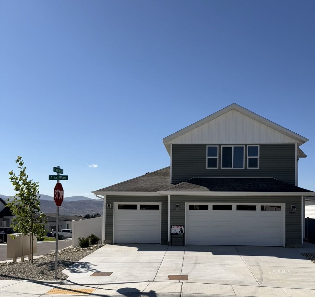 2963 ELEANOR Court