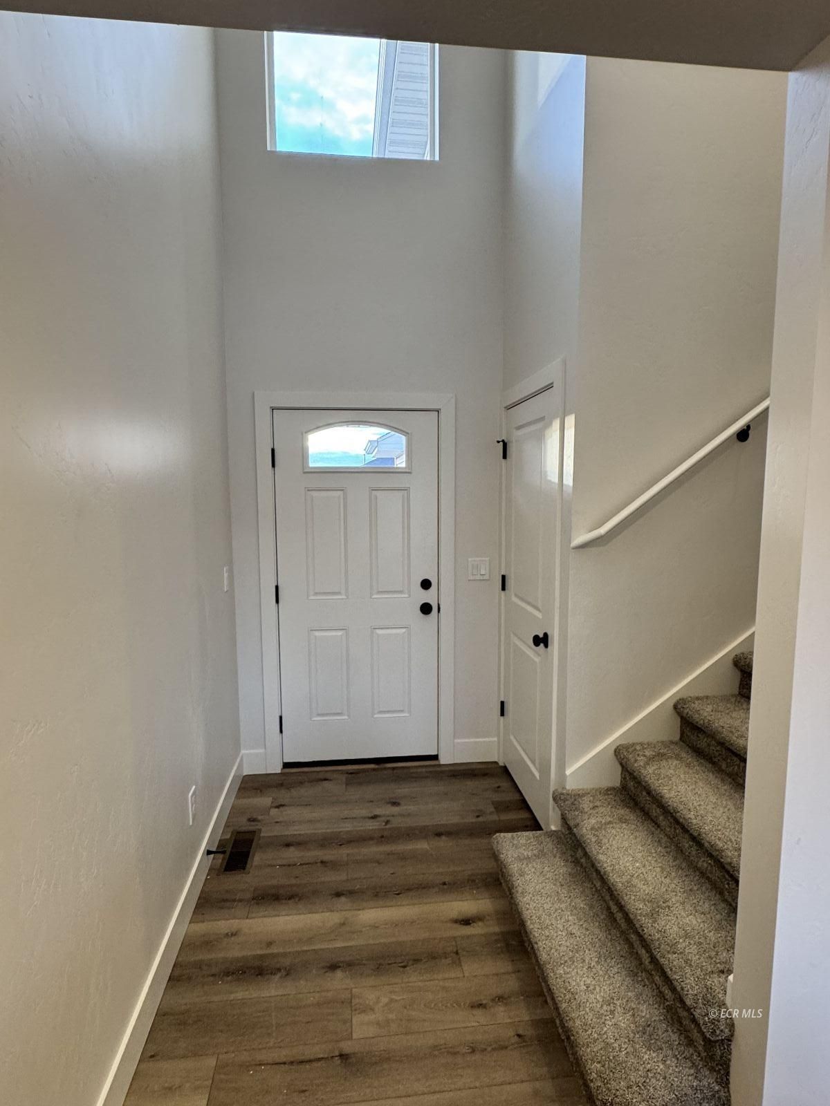 1262 PRIMROSE Lane