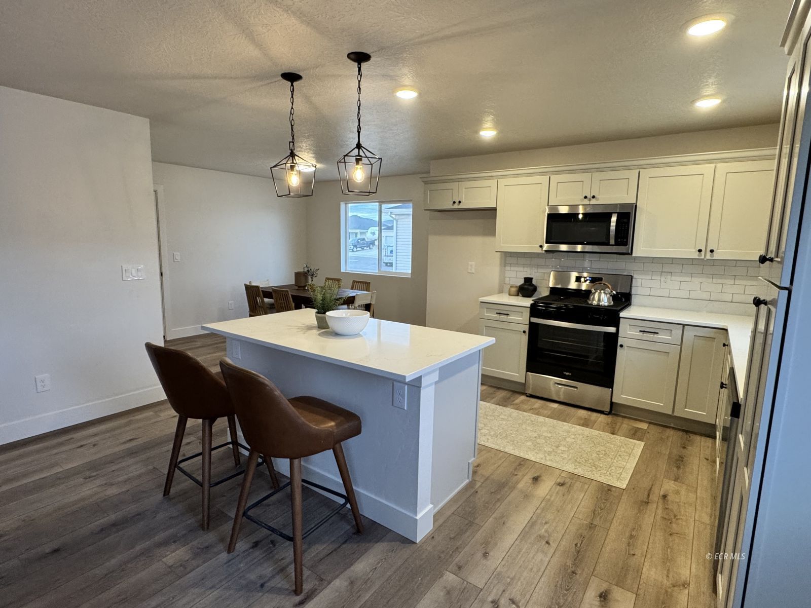 2939 ELEANOR Court
