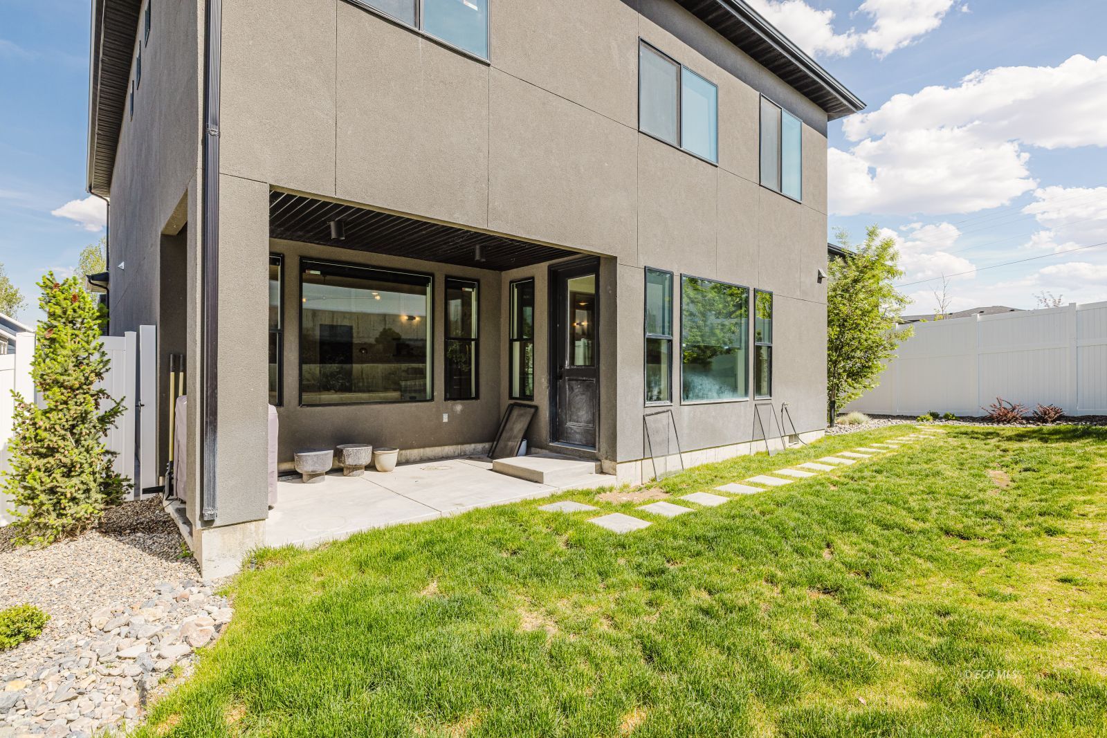 3105 NEWCASTLE Circle