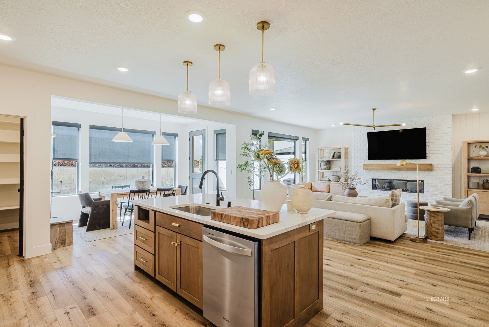 3105 NEWCASTLE Circle