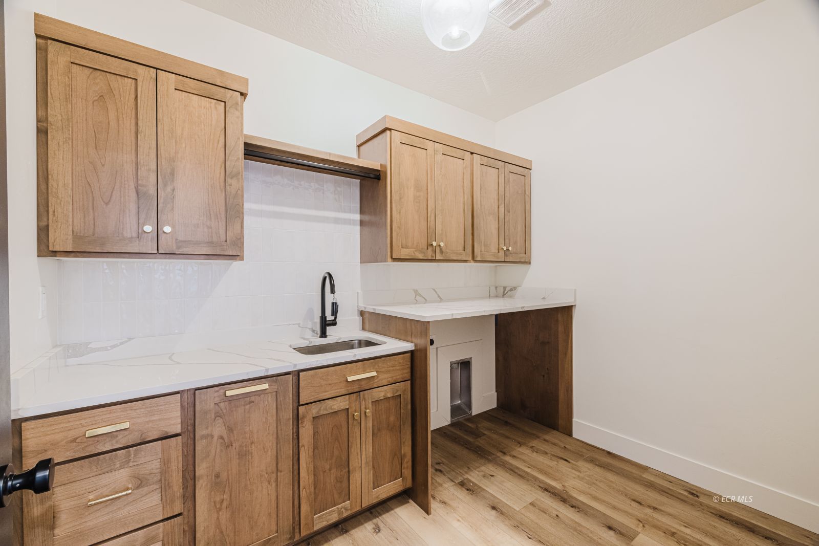 3105 NEWCASTLE Circle