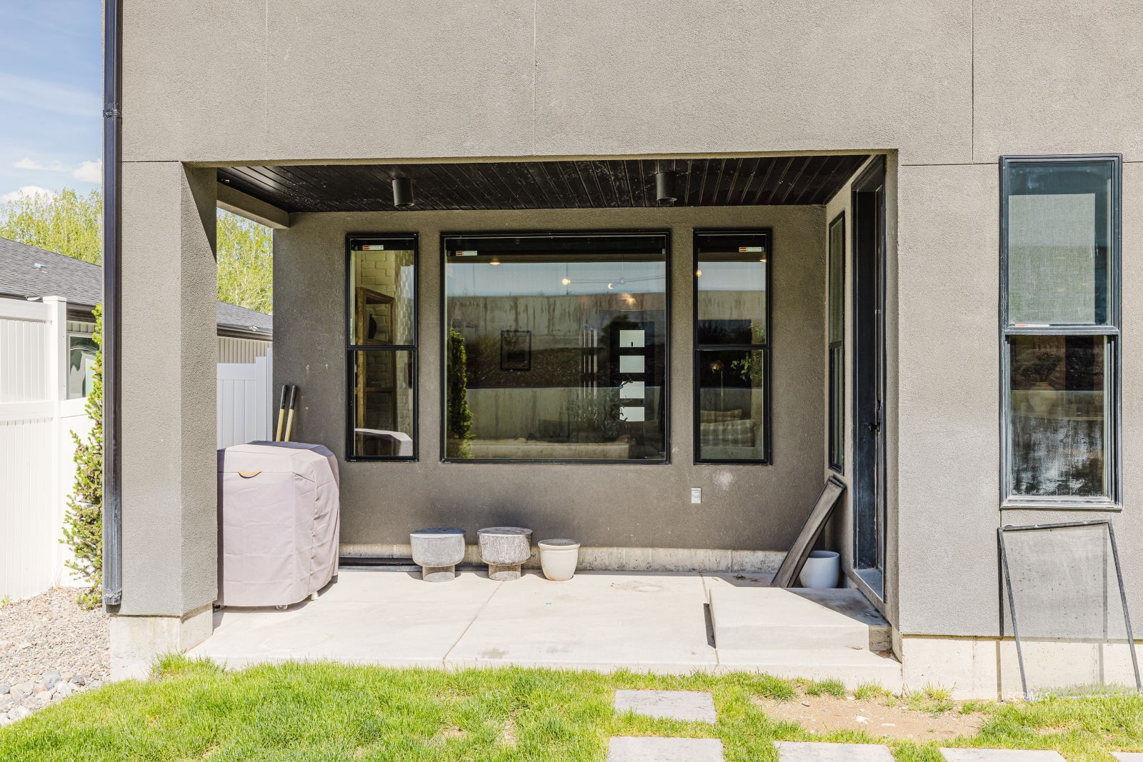 3105 NEWCASTLE Circle